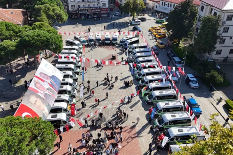 Ünye'de Şehir İçi Dolmuş Seferleri Yenilenen Araçlarla Başladı