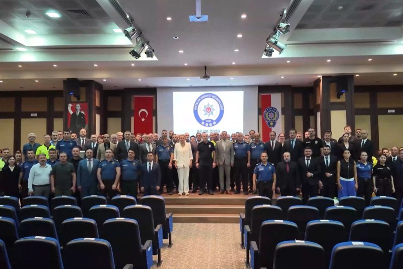 Antalya Emniyeti'nde Başarılı Personele Ödül, Emekliye Ayrılanlara Teşekkür Plaketi