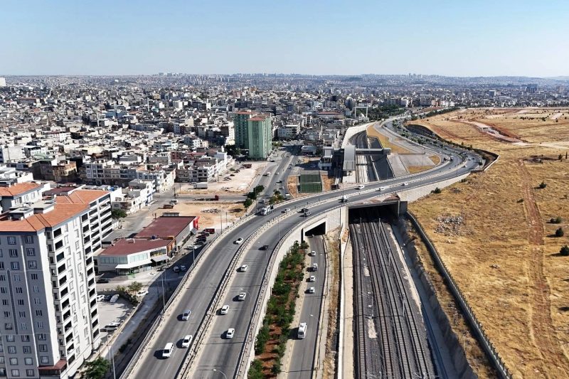 Gaziantep'te Kapsamlı Asfaltlama Çalışmaları Hız Kesmeden Devam Ediyor