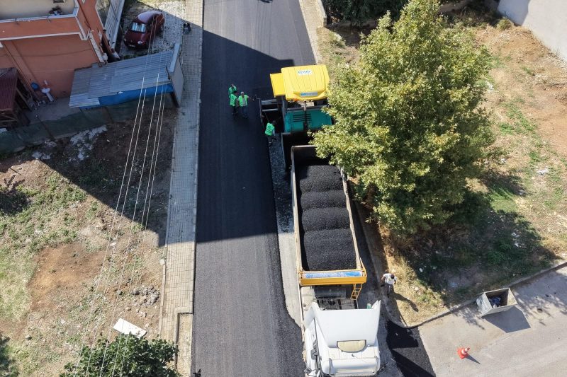 Gebze'de Mahalle Yolları Sıcak Asfaltla Yenileniyor