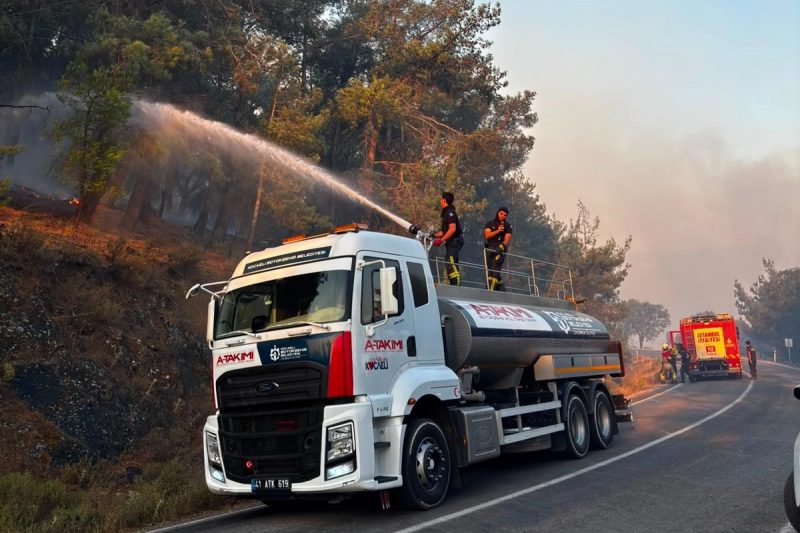 Kocaeli İtfaiyesi, Balıkesir'deki Orman Yangınına Destek İçin Sevk Edildi
