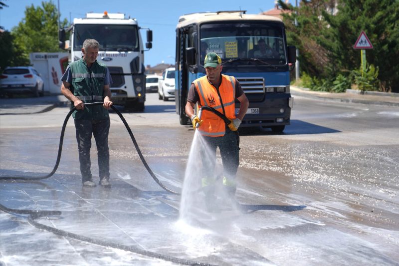 Keçiören'de Kapsamlı Temizlik Operasyonu: Mahalleler Yeniden Canlanıyor