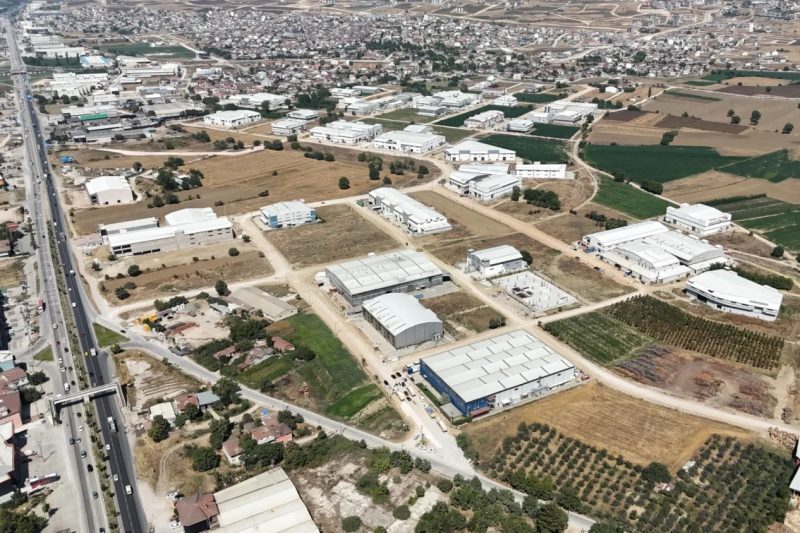 İnegöl Sanayi Bölgesinde 11 Kilometrelik Yola Sathi Kaplama Başladı