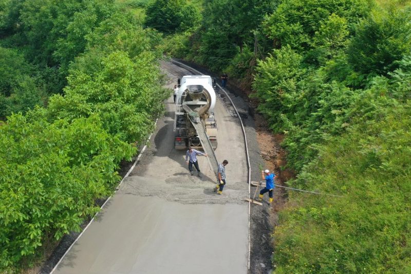 Akkuş'ta Kırsal Yollar Betonlaşıyor: Vatandaşlar Memnun