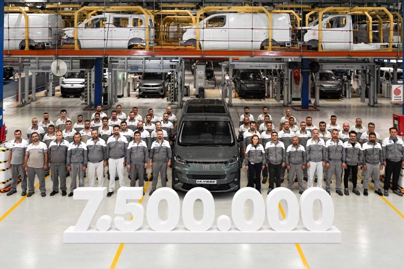 Tofaş Bursa Fabrikası'nda 7,5 Milyonuncu Araç Üretildi: Fiat Ulysse Yeni Bir Dönemin Simgesi Oldu
