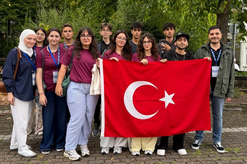 Mersinli Gençler Almanya'da Kardeş Şehir Programıyla Kültürleri Tanıdı