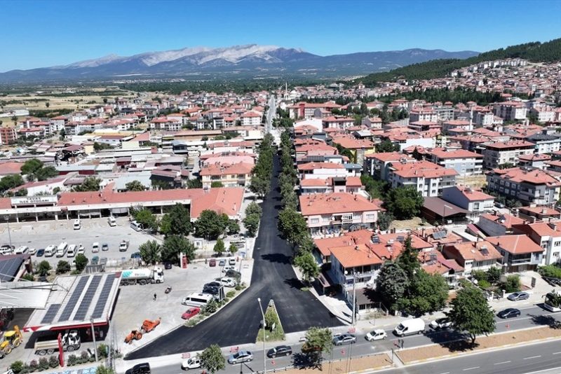 Denizli Büyükşehir Belediyesi Tavas'ta Kapsamlı Yol ve Altyapı Çalışmaları Gerçekleştirdi