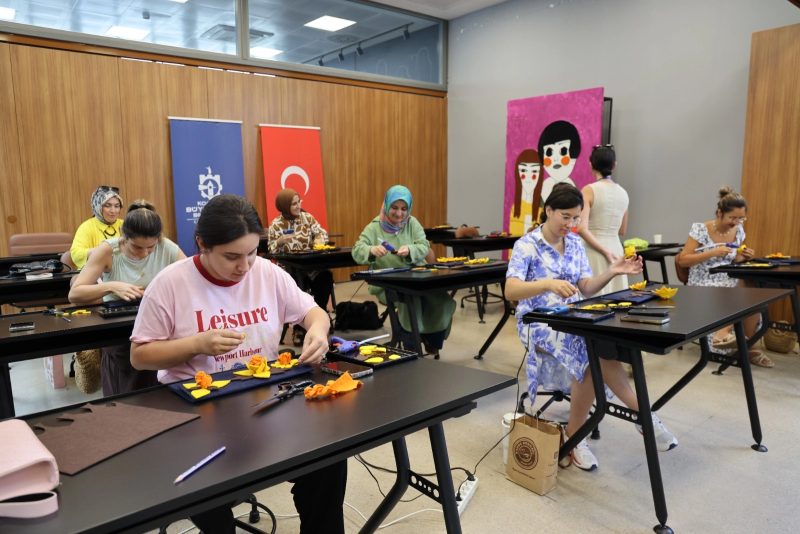 Moda Akademisi Tasarım Workshopları ile Yaratıcılık ve Beceri Gelişimi