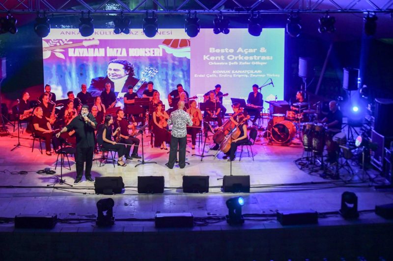 Ankara'da Kayahan'ın Anısına Duygusal Konser