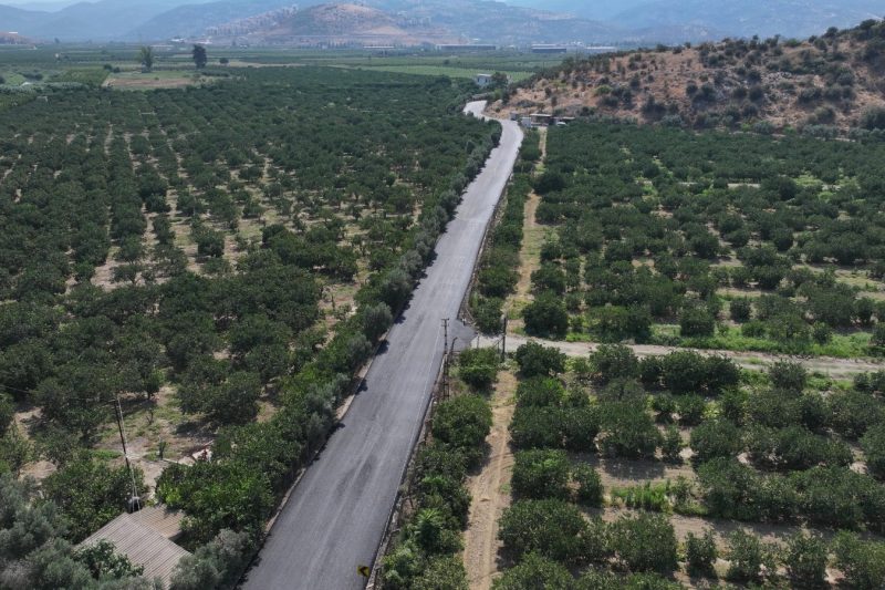 Efes Selçuk'ta Ulaşım Ağını Güçlendiren Kapsamlı Yol Yenileme Çalışmaları Devam Ediyor
