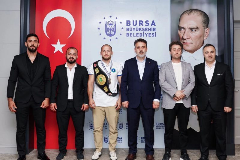 Bursalı Güreşçi Fazlı Eryılmaz Dünya Şampiyonu Oldu