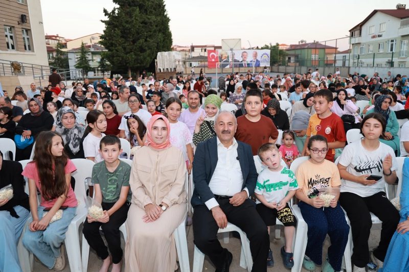 Gebze'de Açık Hava Sineması Etkinliği Büyük İlgi Gördü