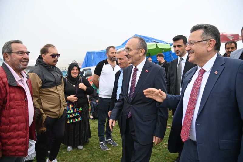 Başkan Genç, Düzköy'de Çoban Derneği Şenliği'ne Katıldı, Raylı Sistem Müjdesi Verdi