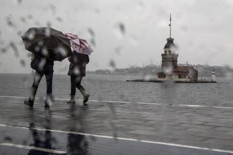 İstanbul'a Yağmur Geliyor, Sıcaklıklar Düşüyor