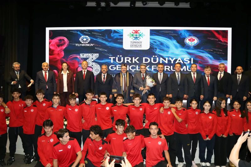 Trabzon'da 22 Ülkeden 140 Genç TÜRKSOY Forumu'nda Buluştu