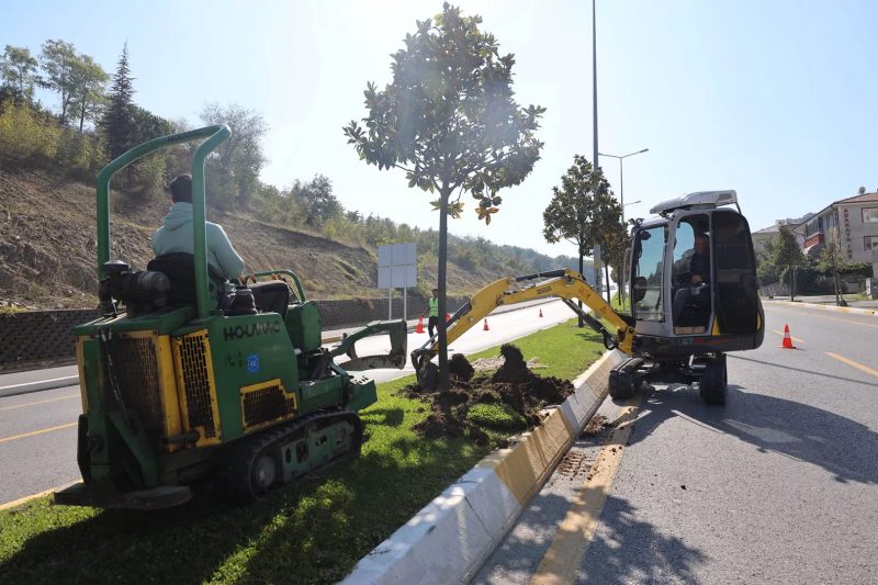 Sakarya'da İlk Tramvay Hattı İçin Raylı Sistem Projesi'nde İlk Kazma Vuruldu