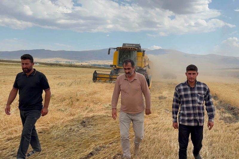 Taşlıçay'da Tarımsal Üretime Tam Destek: Başkan Budak Çiftçilerle Bir Araya Geldi