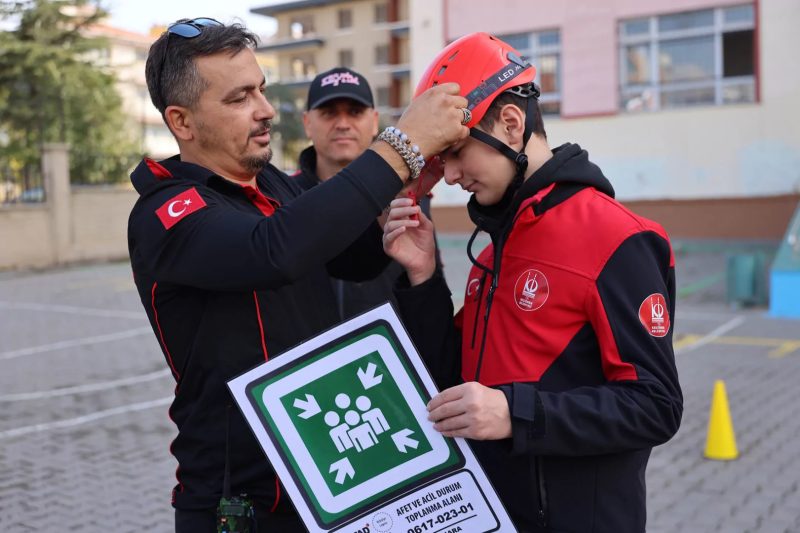 Keçiören'de Okullarda Afet ve Yangın Güvenliği Eğitimi Verildi