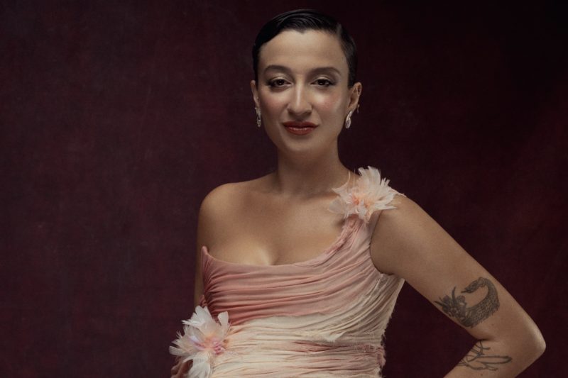 Melike Şahin'in Yeni Şarkısı "Ölmem Ölemem" YouTube'da Zirveye Yerleşti