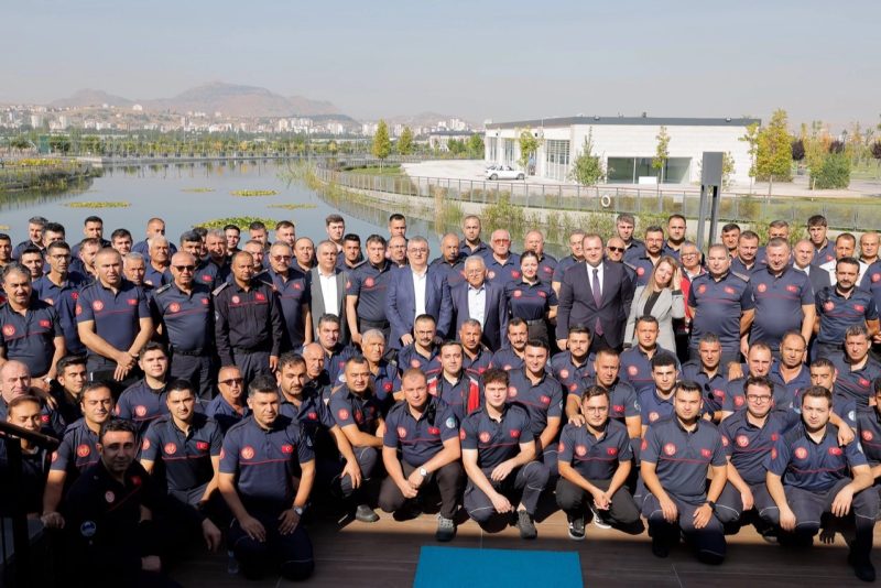 Başkan Büyükkılıç'tan İtfaiyecilere Ziyaret: "Her Felakette Canla Başla Görev Yapıyorlar"