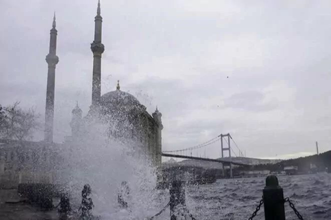 Meteoroloji'den 22 İle Kuvvetli Yağış ve Rüzgar Uyarısı