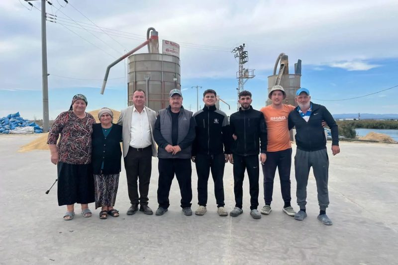 Yenikarpuzlu'da Çeltik Hasadı Başladı, Başkan Köprü Üreticilerle Buluştu