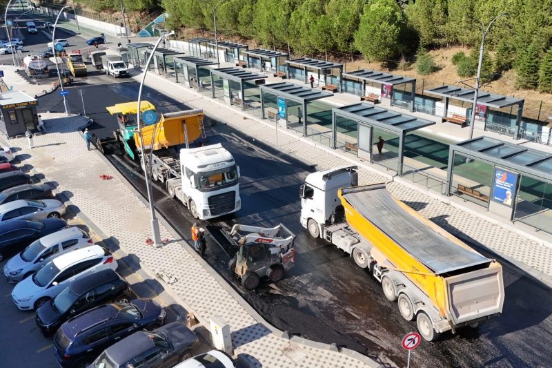 Kocaeli'de Tramvay Hattı Güzergahında Kapsamlı Yol Yenileme Çalışmaları Devam Ediyor