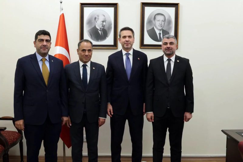 Mardin Heyeti Enerji Bakanı Bayraktar ile Buluştu: Enerji ve Altyapı Talepleri İletildi