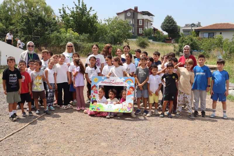 İzmit Kabaoğlu'nda Çocuklar Geleneksel Oyunlarla Eğlendi