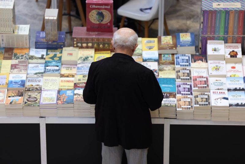 16. Kocaeli Kitap Fuarı Kitapseverlerle Buluşuyor