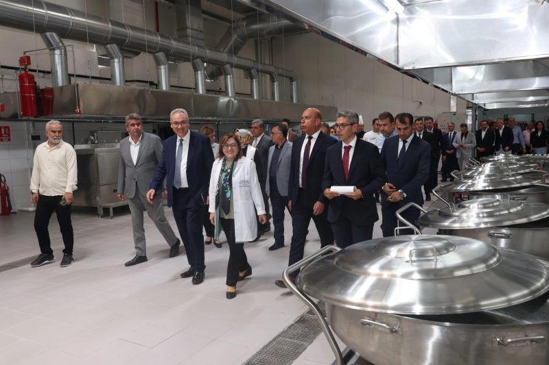 Gaziantep'te Günlük 50 Bin Kişilik Kapasiteli Modern Aşevi Hizmete Girdi