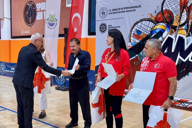 51 Yıllık Karate Yolculuğuna Anlamlı Ödül: Sensei Hamdi Çevik Onurlandırıldı