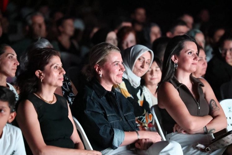 Çiğli'de Açık Hava Sineması Yaz Akşamlarına Neşe Kattı