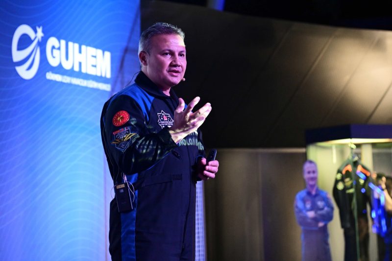 Türkiye'nin İlk Astronotu Alper Gezeravcı Tuğgeneralliğe Terfi Etti