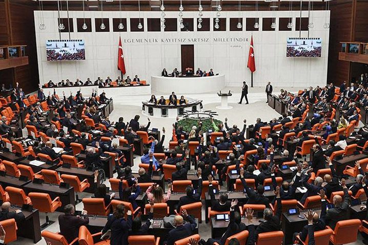 Anayasa Değişikliği İçin Kritik Eşik: Bağımsız Vekillerin AK Parti'ye Geçişiyle Sayı Tamamlanıyor