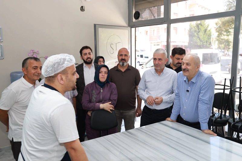 Gebze'de 5 Başkan, Şehit Yılmaz Argon Caddesi'nde Esnaf ve Vatandaşlarla Buluştu