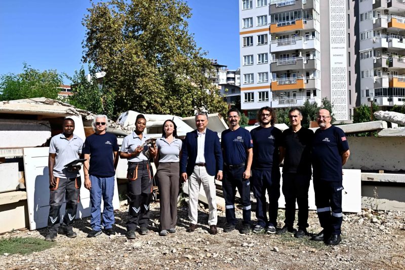 Muratpaşa'da "Kahraman Fareler" Arama Kurtarma Eğitimleri Devam Ediyor