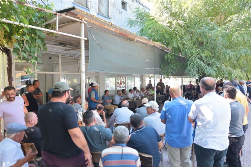 Başkan Çavuşoğlu, Buldan'da Üzüm Üreticileriyle Buluşarak Taleplerini Dinledi
