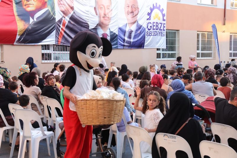 Gebze Köşklüçeşme'de Açık Hava Sineması Etkinliği Yoğun İlgi Gördü