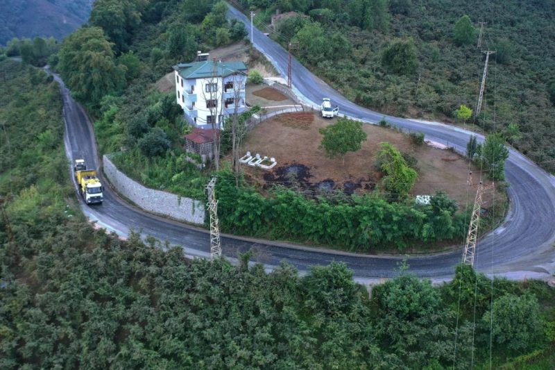 Ordu'da Gülyalı'da Mahalle Yolu Asfaltla Buluştu, Vatandaşların Yıllardır Süren Özlemi Giderildi