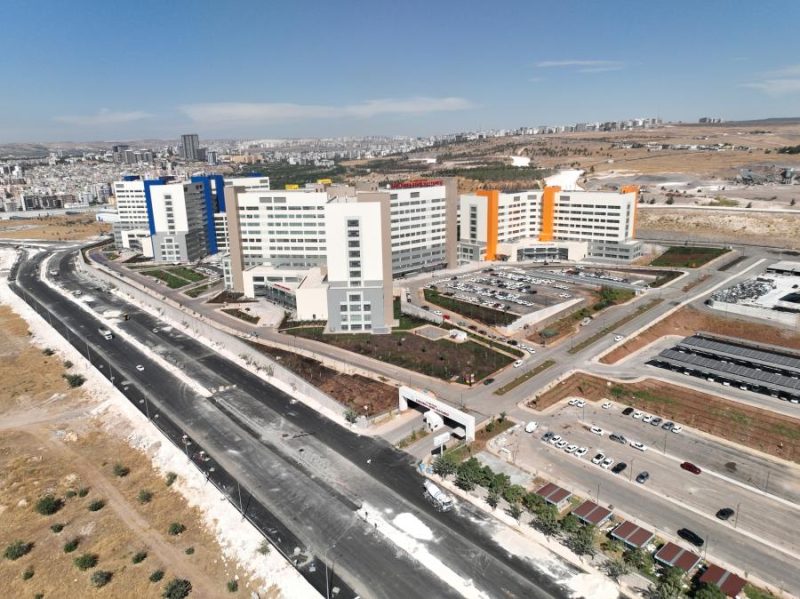 Şanlıurfa Şehir Hastanesi Yolu Yeniden Düzenlendi, Asfalt Çalışmaları Tamamlandı