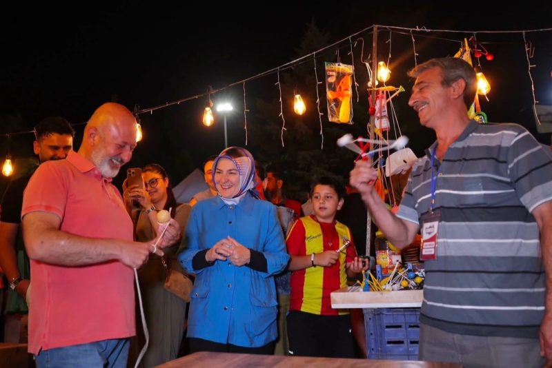 Fuar 38'de Yeşilçam Rüzgarı: 'Neşeli Günler' Vatandaşlarla Buluştu