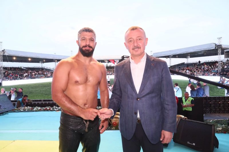 Seçkin Duman, Yağlı Güreş Cumhurbaşkanlığı Kupası'nda Üçüncü Oldu