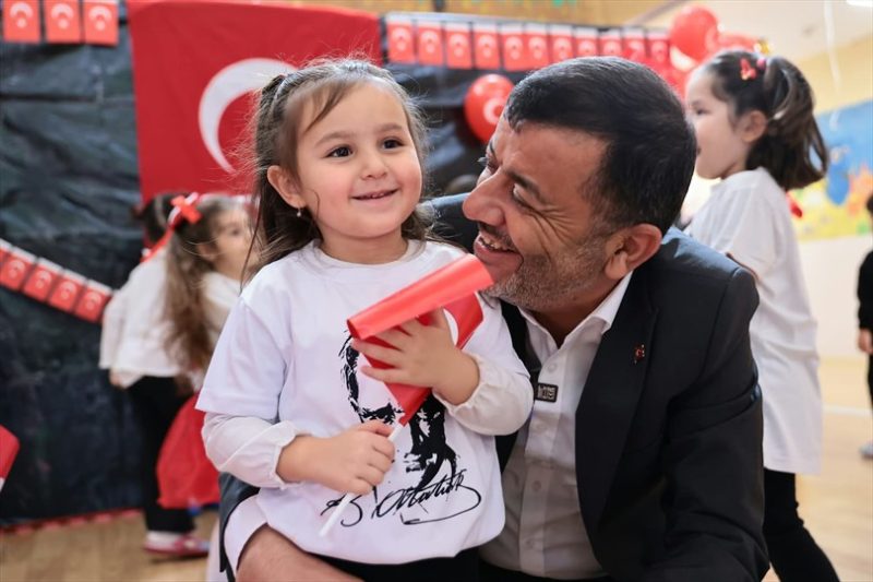Denizli'de Öğrencilere Kapsamlı Eğitim Desteği: Kurs, Ulaşım ve Kırtasiye Yardımları