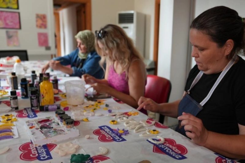 Tekirdağ'da Kadınlar İçin Sanat ve Üretim Atölyeleri Devam Ediyor