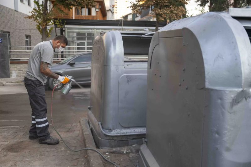 Bornova'da Kapsamlı Mahalle Temizliği: Rafetpaşa Mahallesi'nde Seferberlik