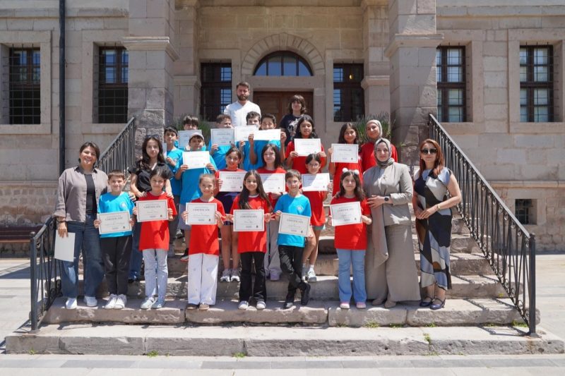 Melikgazi'den Gesi'de 10-12 Yaş Grubu Çocuklara İngilizce Yaz Kampı