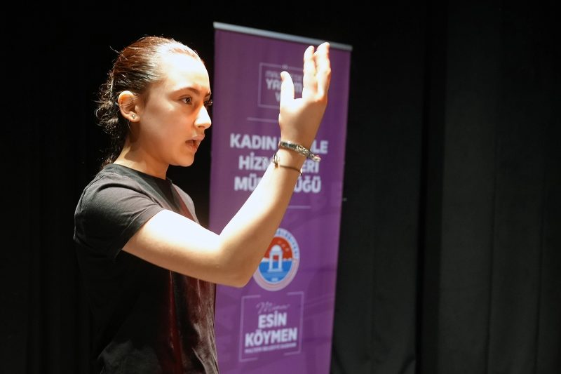 Maltepe'de Türk İşaret Dili Kursiyerleri Sertifikalarını Aldı