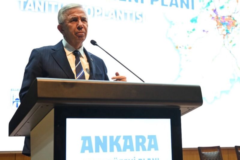 Ankara Büyükşehir Belediye Başkanı Mansur Yavaş CHP'den İstifa Etti