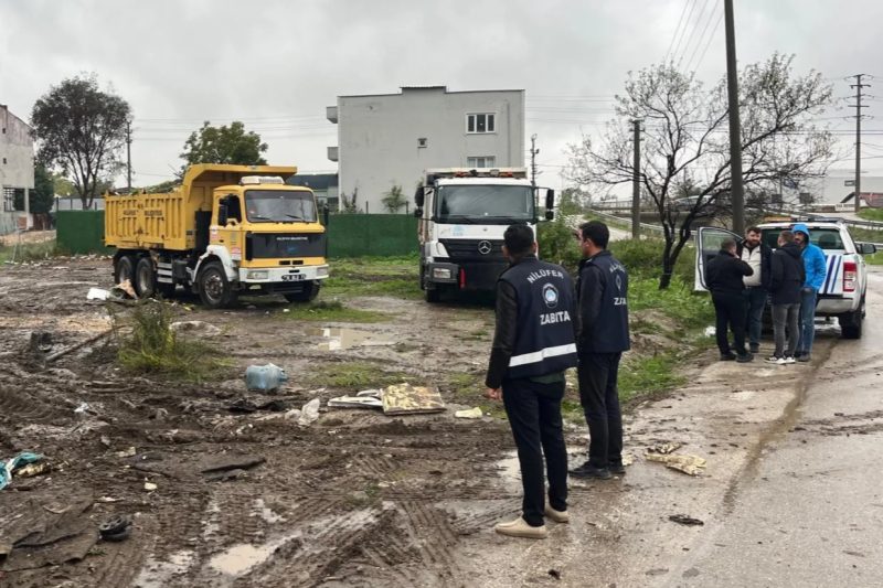 Nilüfer Belediyesi Yaylacık Mahallesi'nde Çevre Kirliliğine Karşı Kapsamlı Temizlik Yaptı